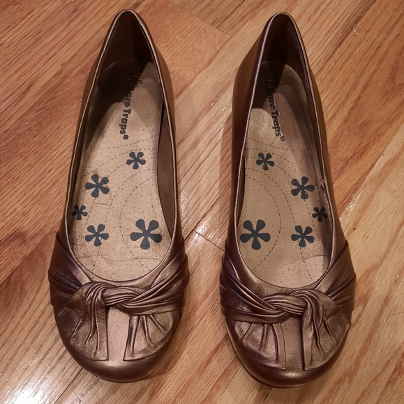 BareTraps Shoes - Bronze Nangelina BareTraps‎ - Size 6
